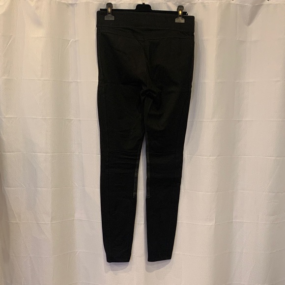 Wilfred Black Ribbed Apparel - Picture 7 of 7